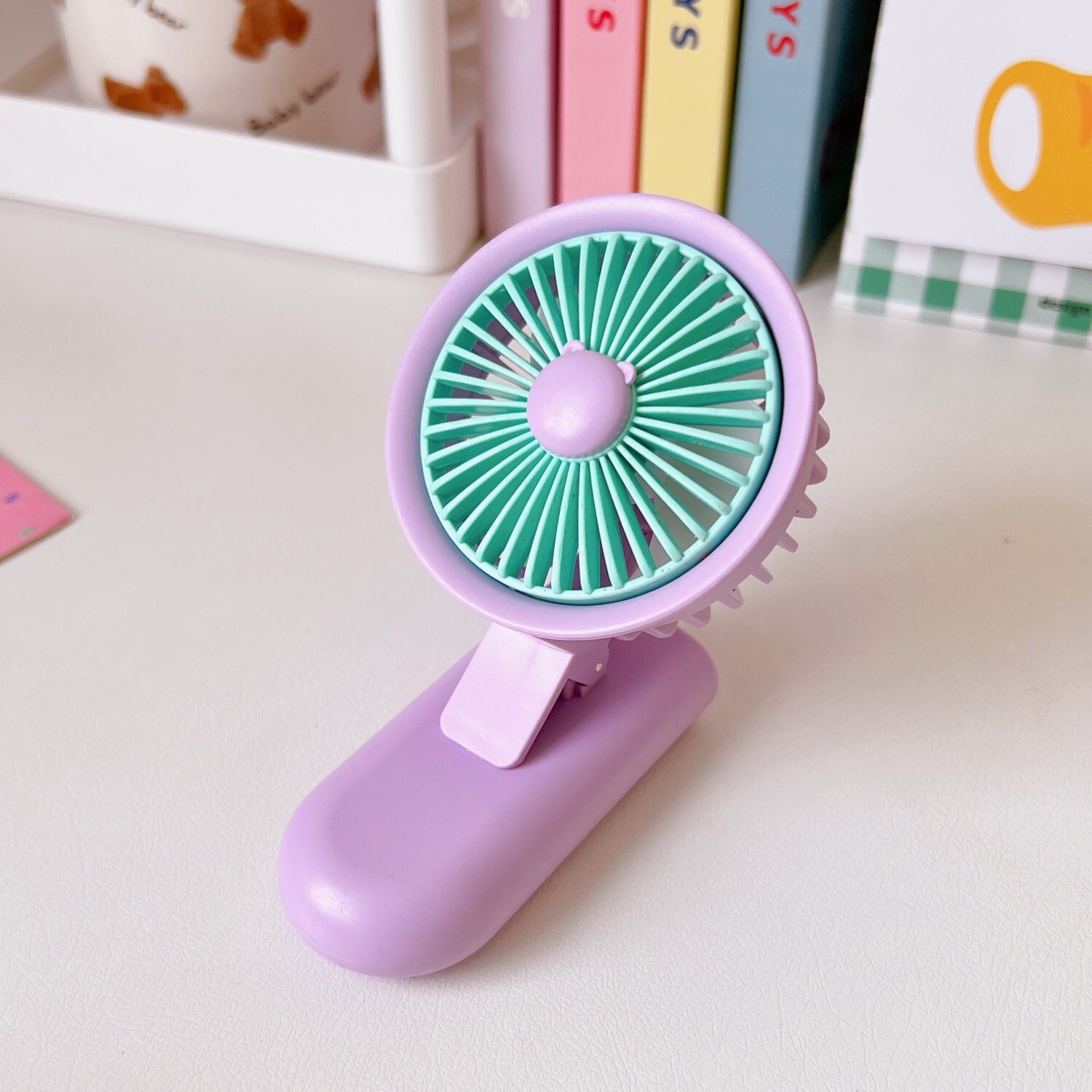 Wentylator elektryczny z szufladą akademik łóżko biuro w domu kreskówka wyciszenie mini wiatrak biurowy lato ładowanie wentylator ręczny: purpurowy base
