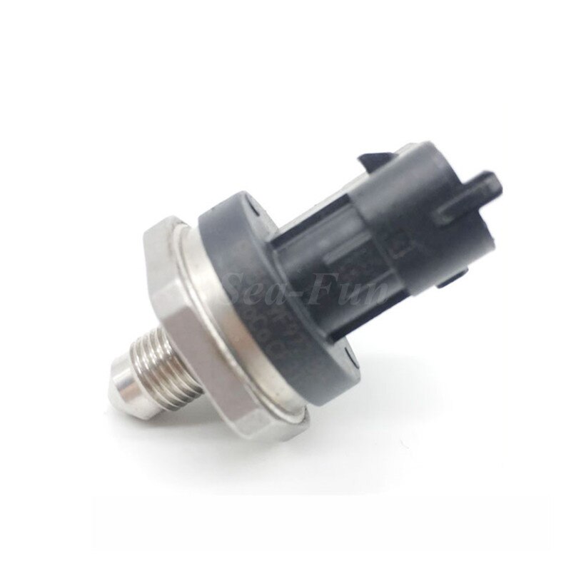 Fuel Pressure Sensor For VOLVO S60 S80 V40 V60 V70 0261545039 0261545038