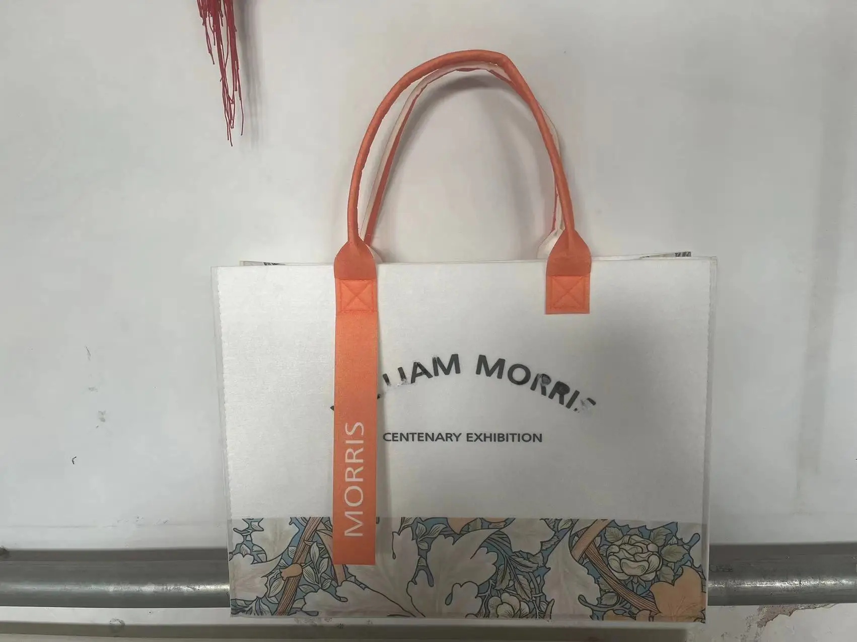 Large Capacity Felt Tote Bag Travel Ladies High-End Printed Commuting Shopping Bag Model Handbag for Women: Pink