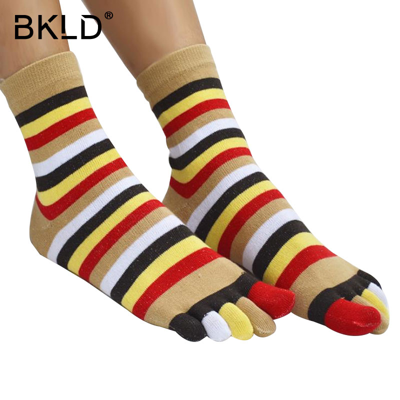 Chaussettes à rayures amusantes pour femmes, chaussettes en coton à cinq doigts, chaussettes décontractées et douces avec orteils, chaussettes colorées 5 couleurs 35-39