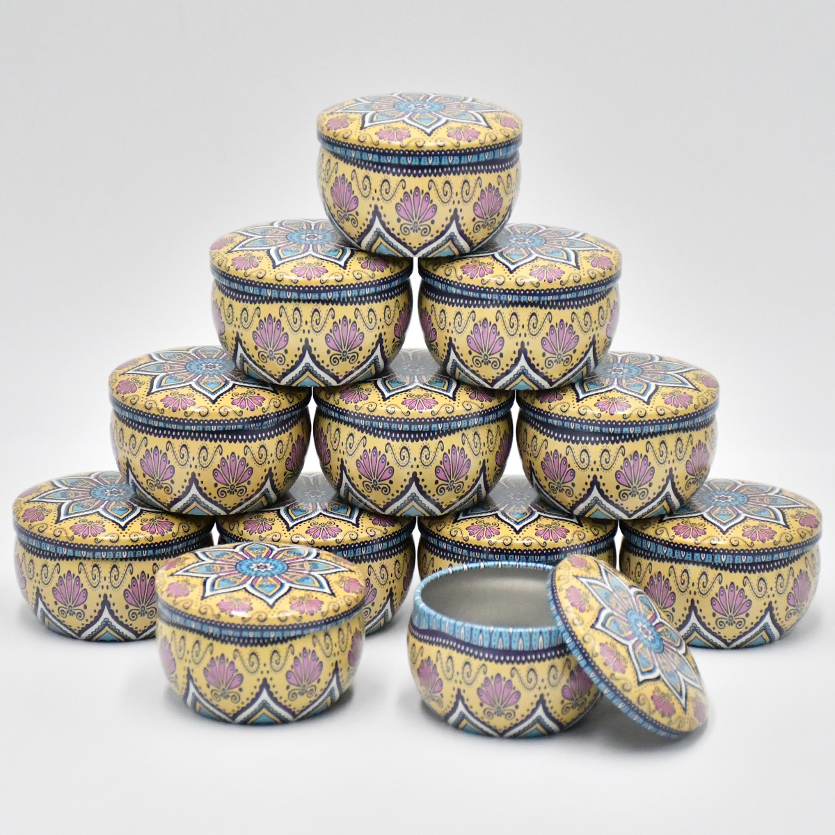 12 stuks gemengde kleur ijzeren kaars blikjes leeg blikje-doos voor het maken van kaarsen met opbergdoos voor droge kruiden en snoepjes: Chocolade