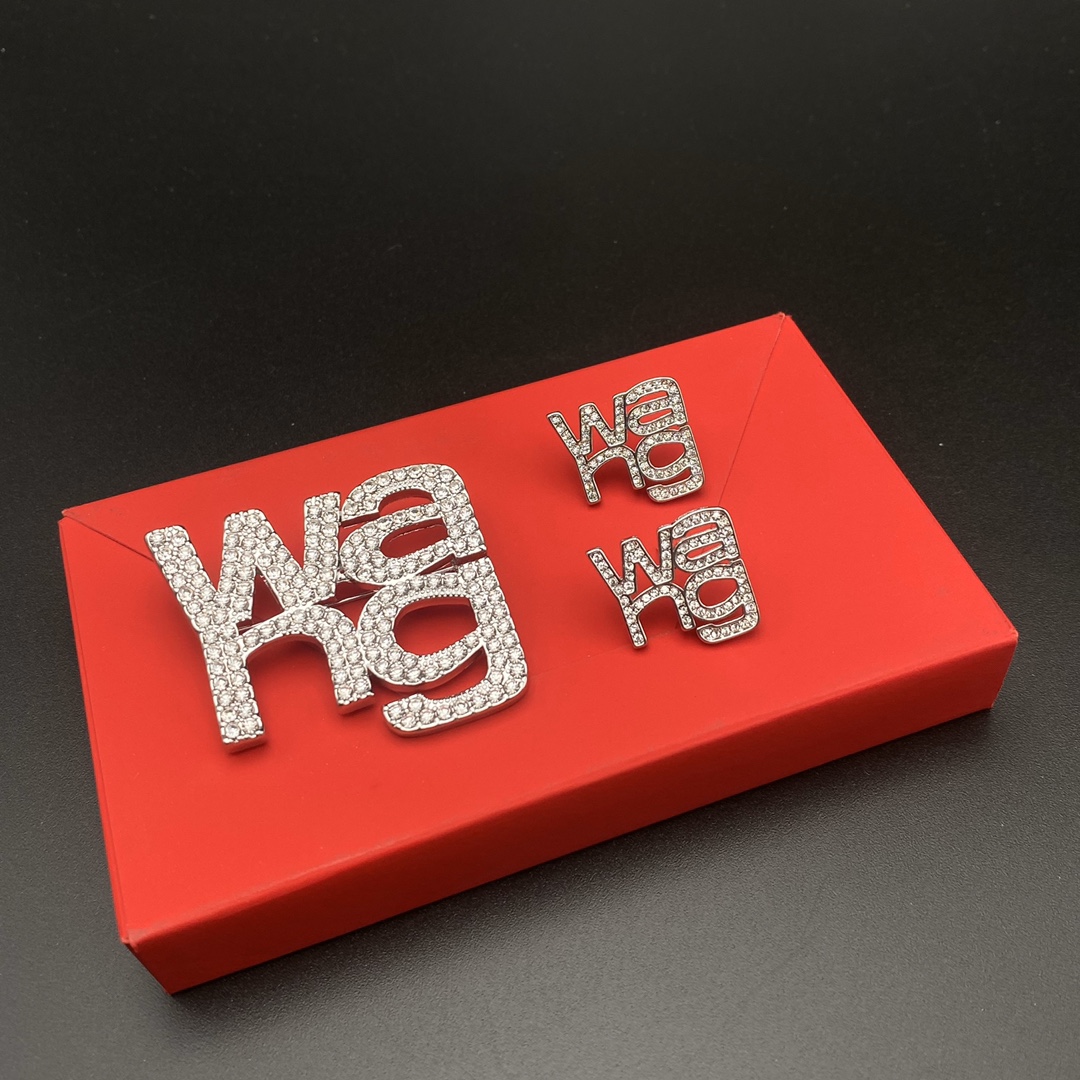 Trendy female glittering irregular letters brooch suit corsage