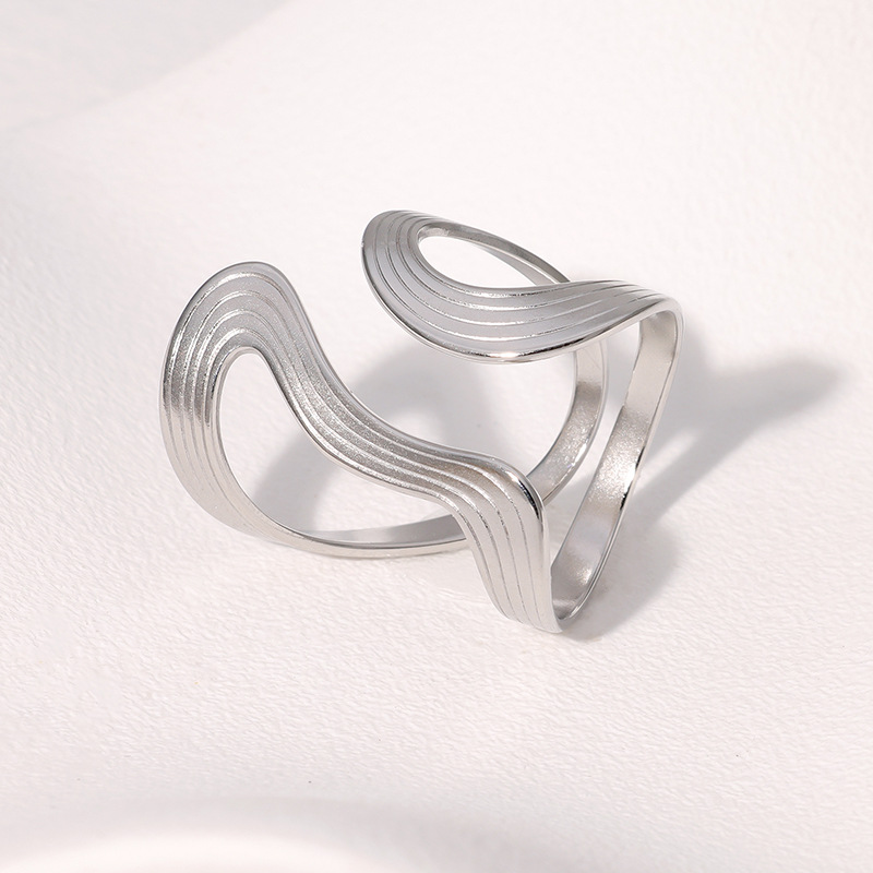 Rustfrit stål stor personlig ring stilfuld minimalistisk metal statement vandtæt smykker til kvinder