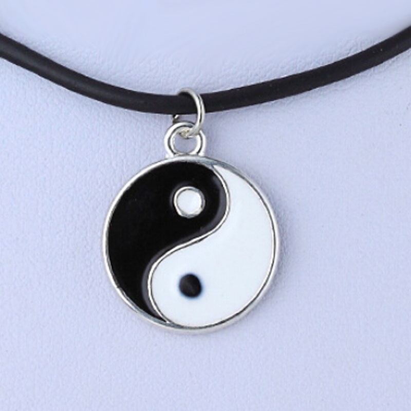 Eight Diagrams Black and White Yin Yang Pendant for Couples Lover Necklaces Best Friends Friendship Unisex Jewelry