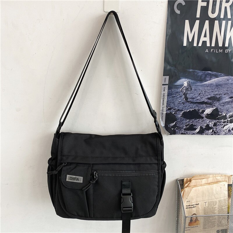 unisex-umhängetasche mit großem fassungsvermöGen Ich bin beliebten koreanischen stil, Ideal für studenten, auch als Bote Tasche geeignet.: Schwarz