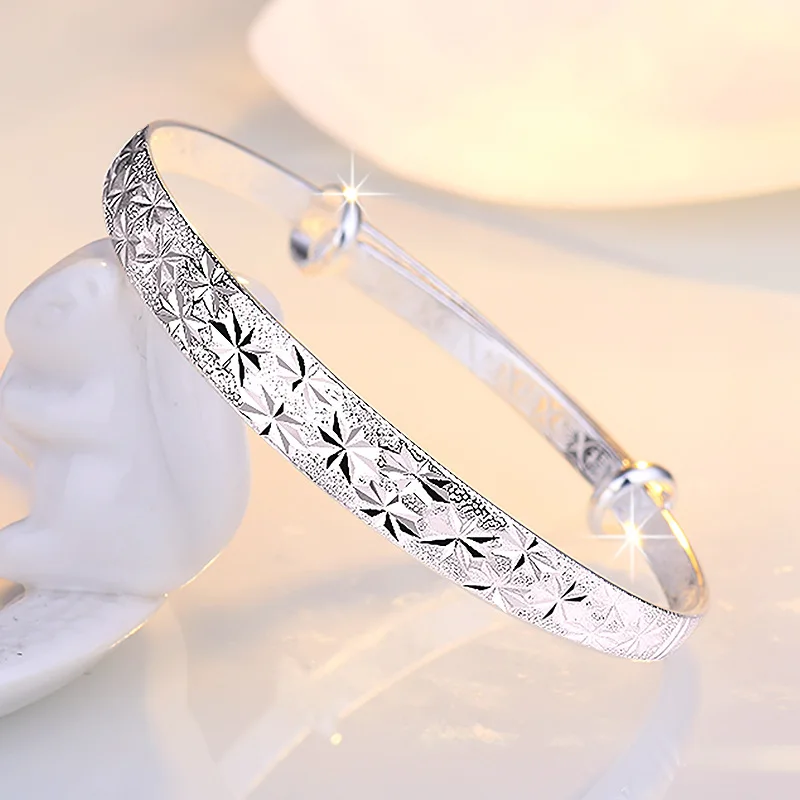 Fijne 925 originele romantische gipskruid sterrenarmbanden van sterling zilver voor dames, perfect als feest- of bruiloftsaccessoires.