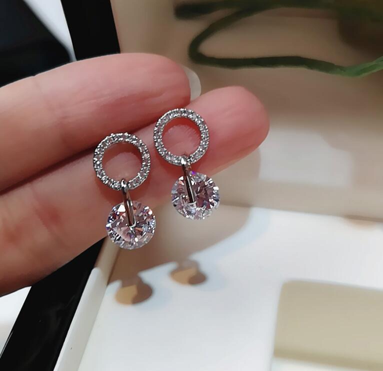 Luksus kvindelige hvide runde øreringe 925 sølvfyldte bryllups smykker dobbelt krystal zirkon øreringe til kvinder: 1