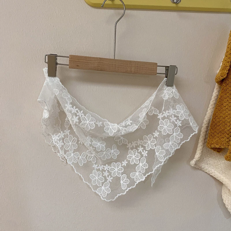 Blanc tissé dentelle florale cheveux écharpe enveloppes femmes rétro Triangle foulard chapeau voyage dentelle cheveux écharpe bandeau cheveux accessoires