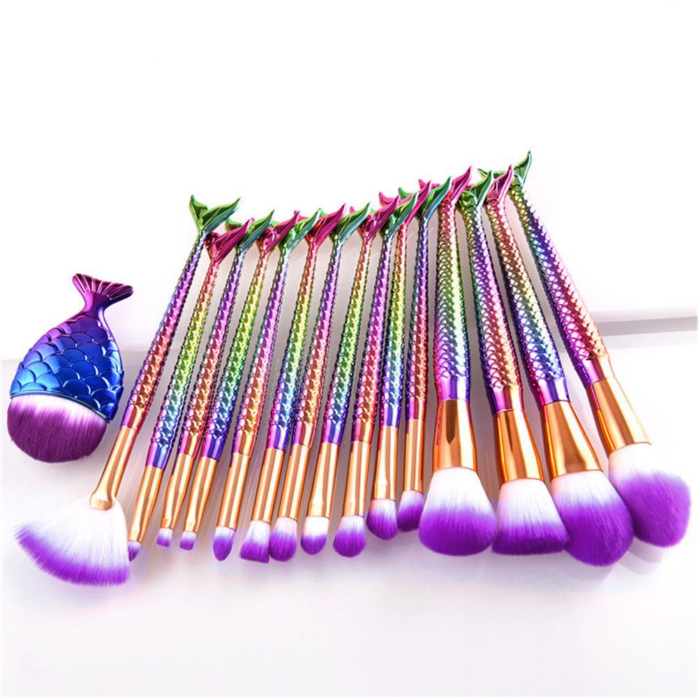 1PC beauté maquillage trousse à outils sirène queue de poisson pinceaux de maquillage Pro fard à paupières visage Contour fond de teint correcteur Blush brosse cosmétique