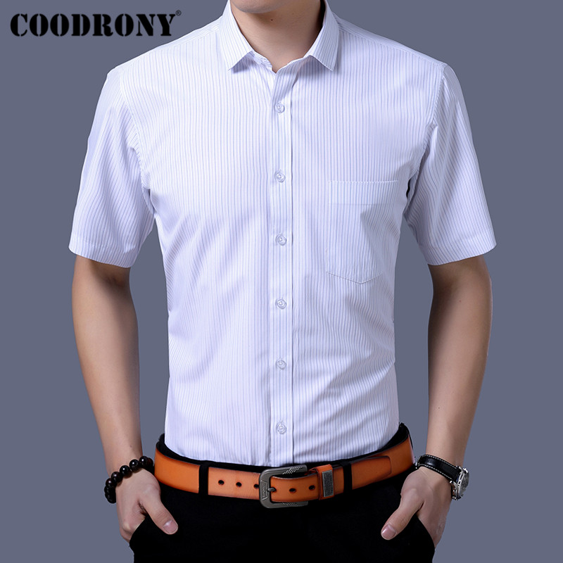 Coodrony katoenen herenoverhemd met zakje zomer klassiek gestreept overhemd met korte mouwen herenkleding sociaal zakelijk casual overhemden  s96069: Wit / S
