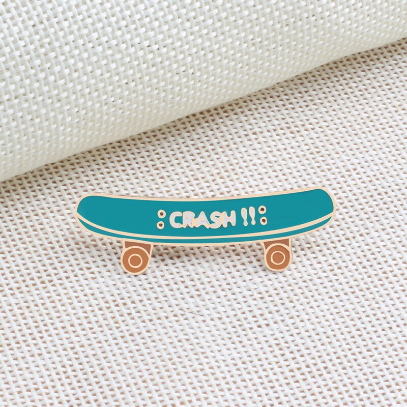 -Trend Schmuck broschen Stift Skateboard Rollschuhe Finger Kreis Kühlen Gold Denim Hemd Karikatur Jungen Frauen Dekoration Party
