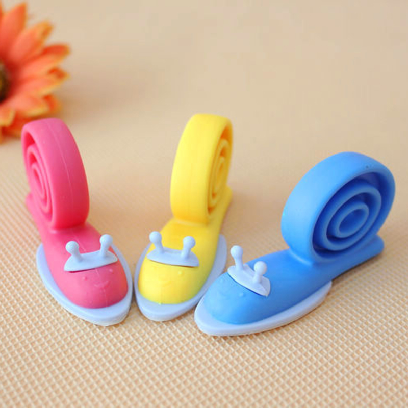 Topes de seguridad con forma de caracol para puerta de bebé, protectores de seguridad con dibujos animados, cuña de silicona, 3 unidades