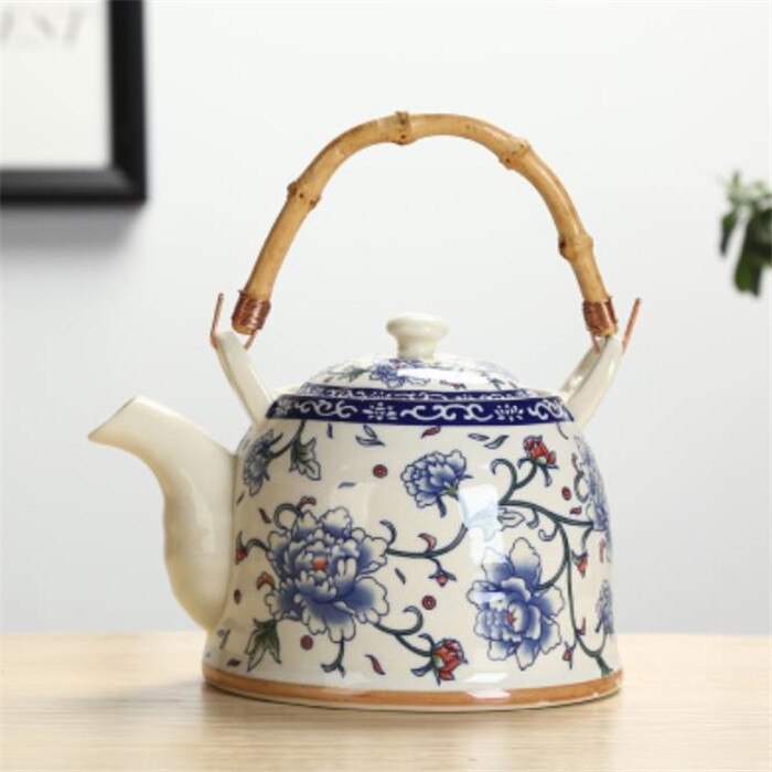Théière en céramique chinoise traditionnelle peinte à la main, porcelaine bleue et blanche, théière haute température, bouilloire Kung Fu, ornements: 17