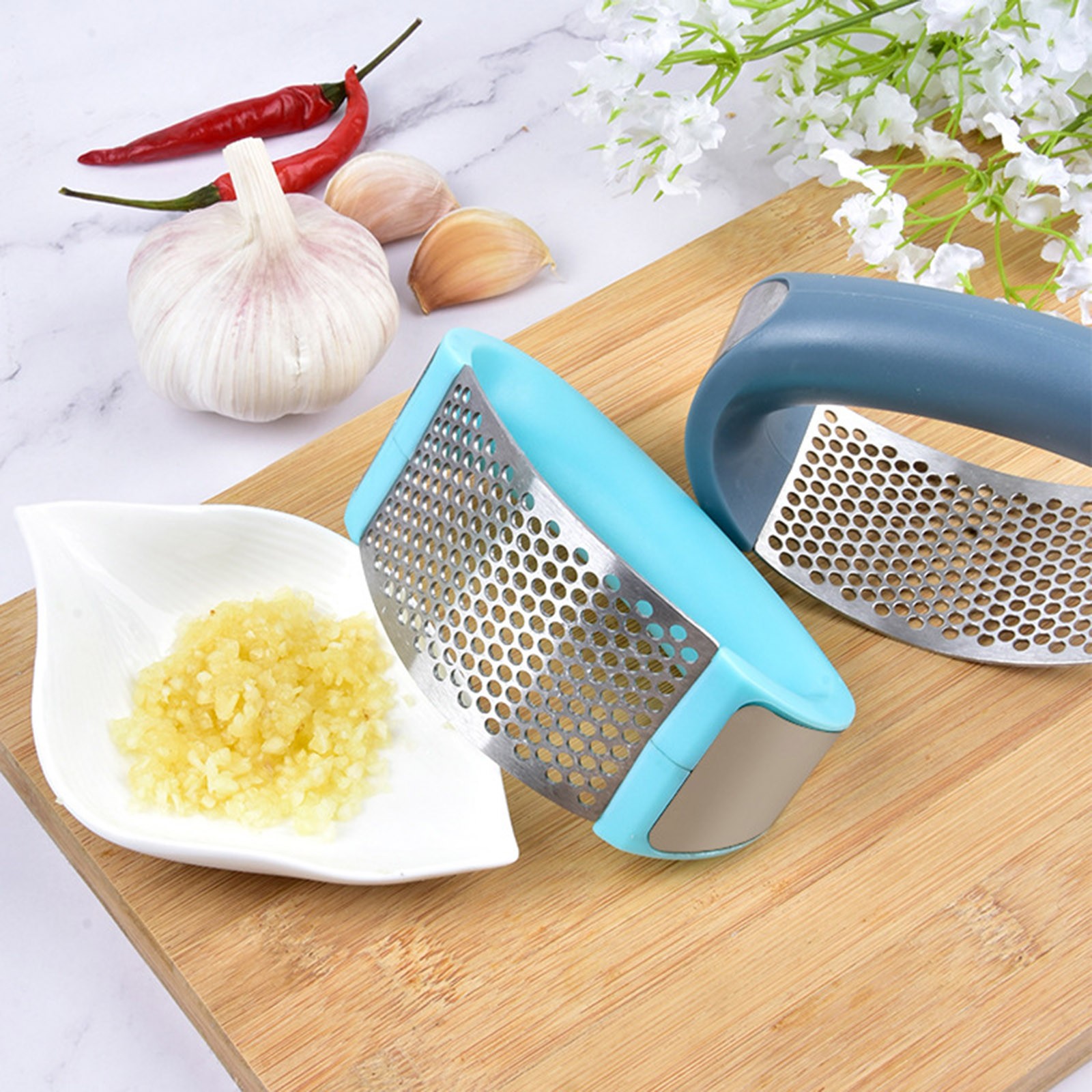 1Pcs Stainless Steel Garlic Press Manual Garlic Mincer Chopping Garlic Tools Curve Fruit Vegetable Tools Kitchen Gadgets