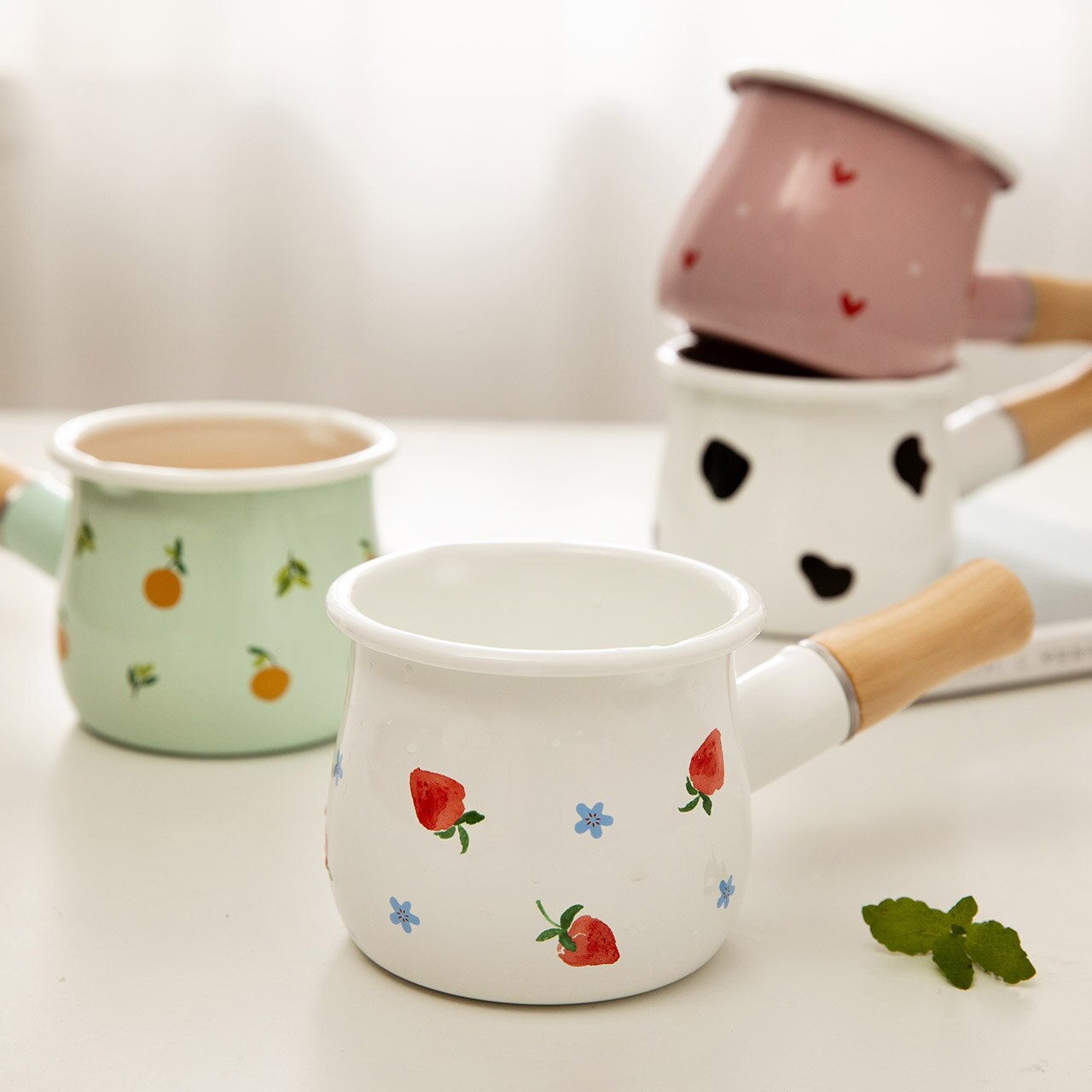 500ml Mini Emaille Kaffee Milch Topf mit Holz Griff Topf Kochgeschirr für Baby Frühstück Haferflocken Kochen Gas Herde Induktion