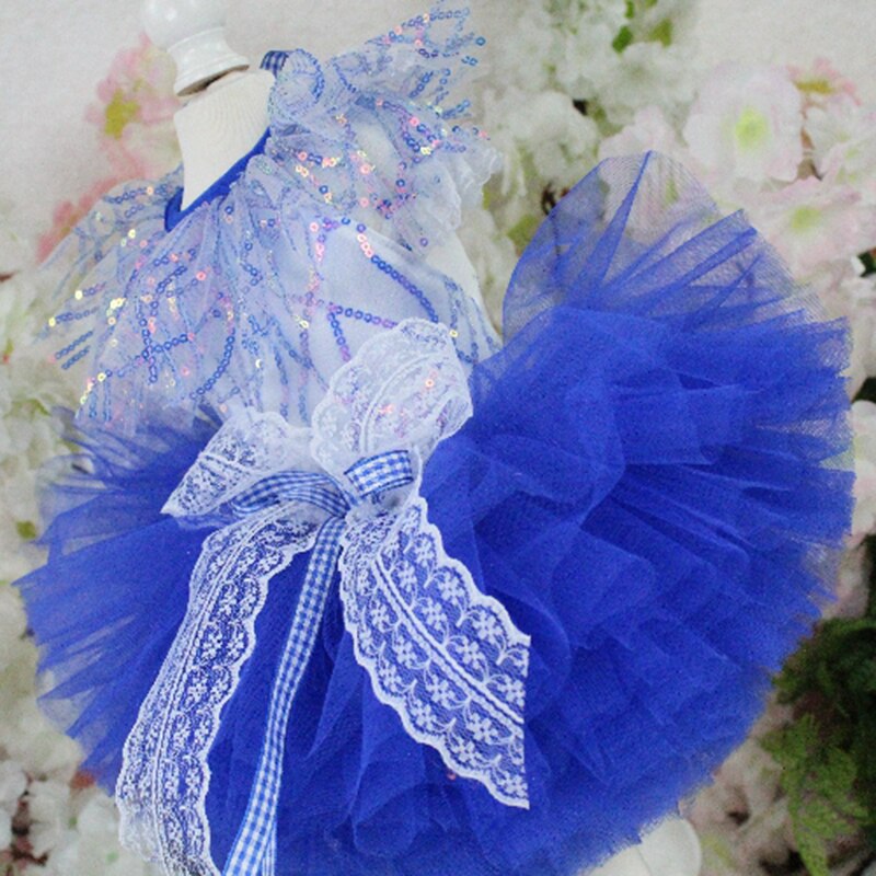 Vestido de perro hecho a mano con lentejuelas de cachorro azul, ropa de hilo multicapa, tutú de princesa, vestido de boda para perros pequeños, foto artística de Chihuahua