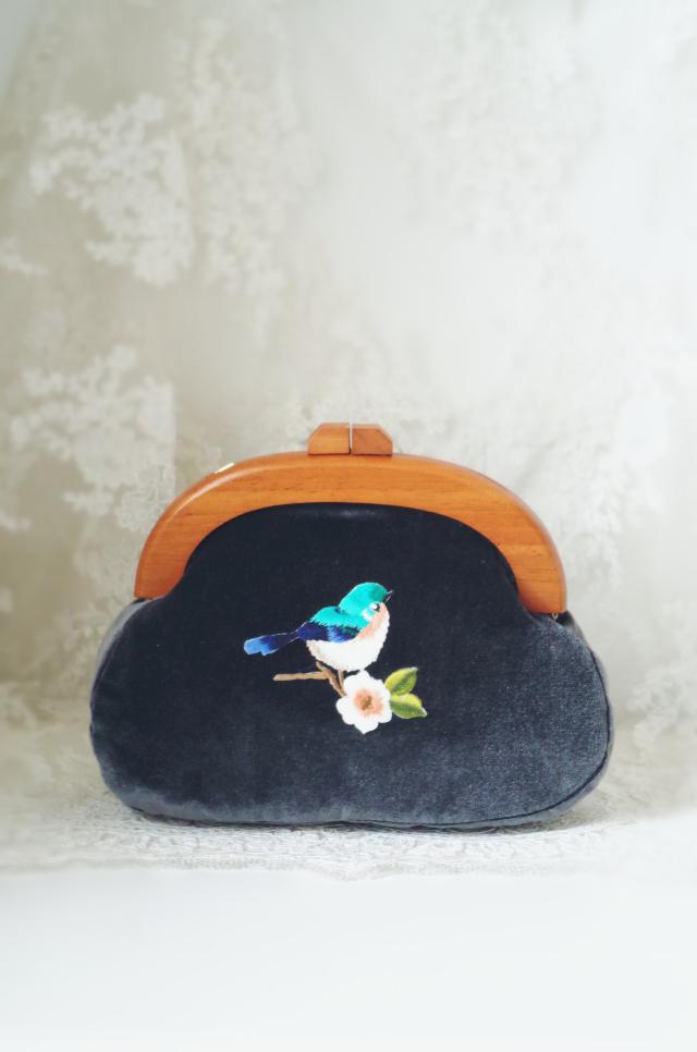 Angelatrancy bolso de mano bordado a mano Vintage Velour bolso de mano con pájaro flor pájaro terciopelo bolso mango de madera azul oscuro