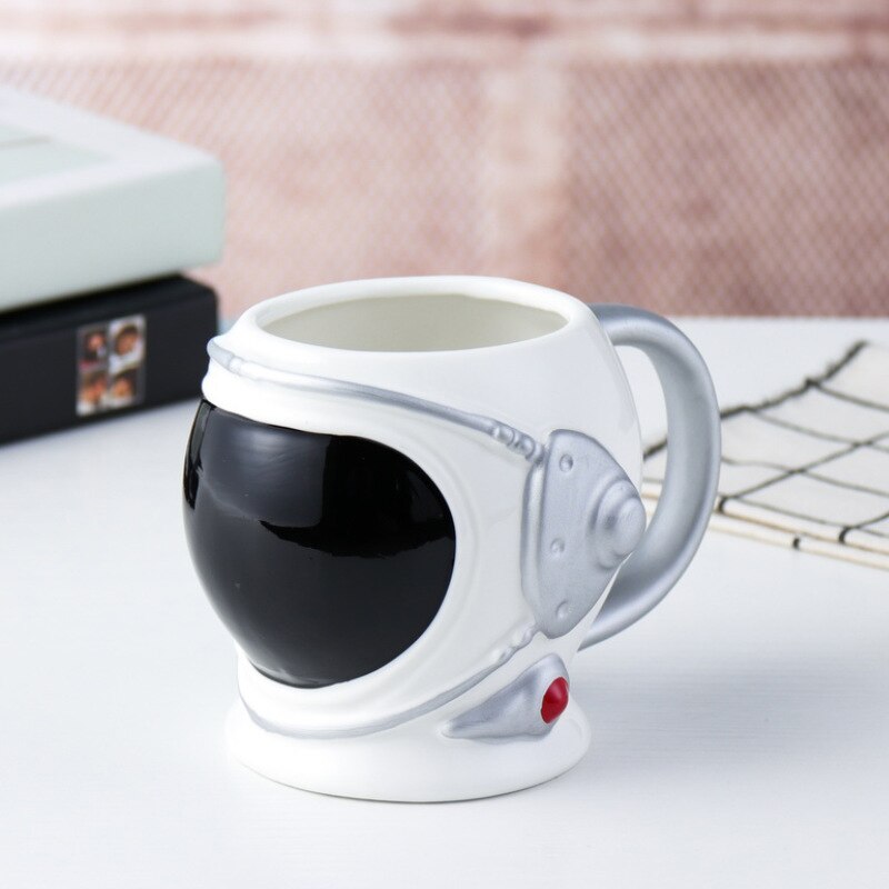 Handel-taza de café de gran volumen de cerámica con casco espacial de astronauta, taza creativa de té y leche para oficina, 550ml: Style A Mug