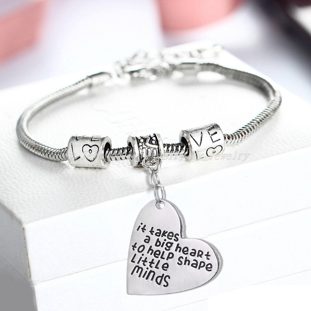 Mother Daughter Son Grandmother Heart Paw Lover Heart Bracelet Family Friends Love Charm Birthday Women Men Party Xmas BFF: It Takes A Big Heart