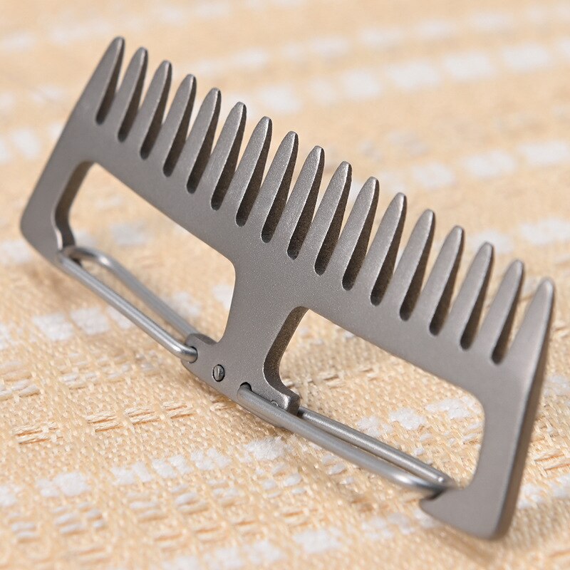 Czysty tytan grzebień brelok antystatyczny lekki karabinek na wolnym powietrzu podróż grzebień ze stopu tytanu przenośna wisząca klamra