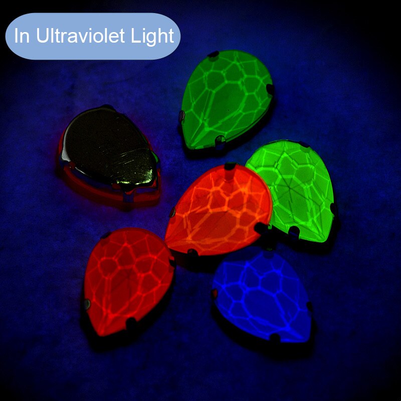 20 stuks 13 x 18mm glazen kleurrijke neon naai-strass steentjes met klauw die 's nachts glinsteren met ultraviolet licht voor kledingstukken  b1318