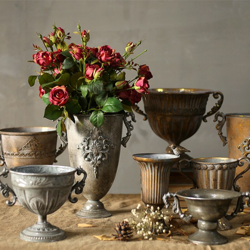 Classico Calice Del Fiore Vaso Retrò Nostalgico Ferro Battuto Vaso di Fiori per La Casa Soggiorno Decorazione di Cerimonia Nuziale Tavolo Vaso wazon