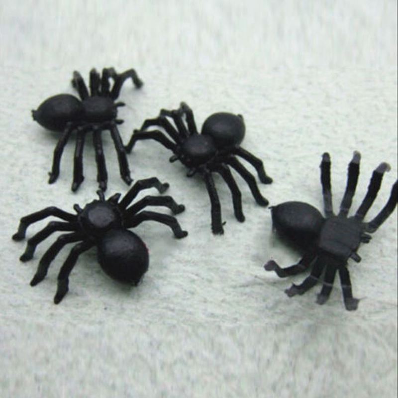 50x Plastic Zwarte Spin Truc Speelgoed Halloween Spookhuis Prop Decor