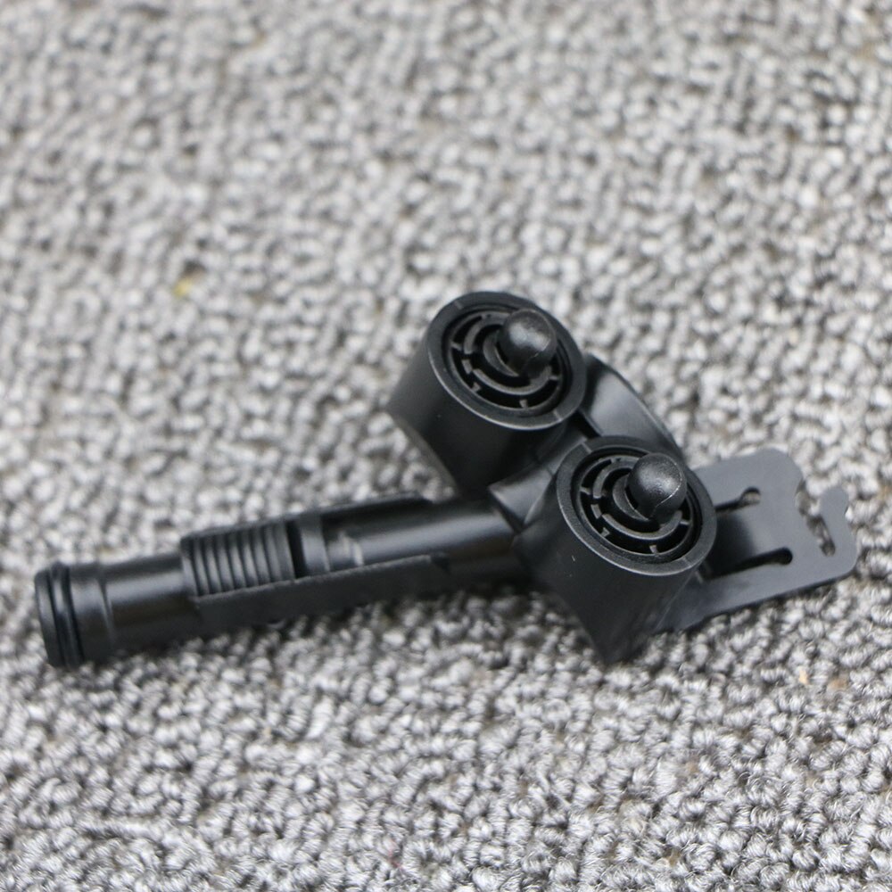 31253730 Headlamp Headlight Water Spray Nozzle Washer Jet Actuator Washer Nozzle For VOLVO C30 S40 V50 C70 2004: 30698422 LH