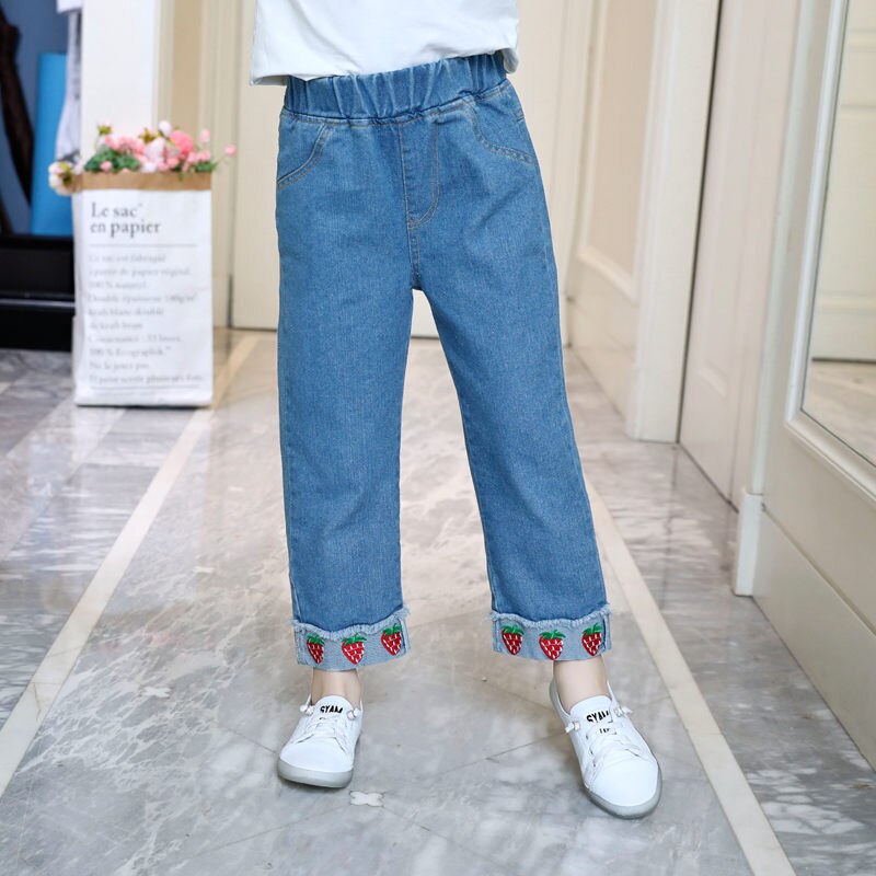 Cowgirl casual jeans med jordbærbroderi løse bukser for barn rett solide bukser blå myke denimjeans
