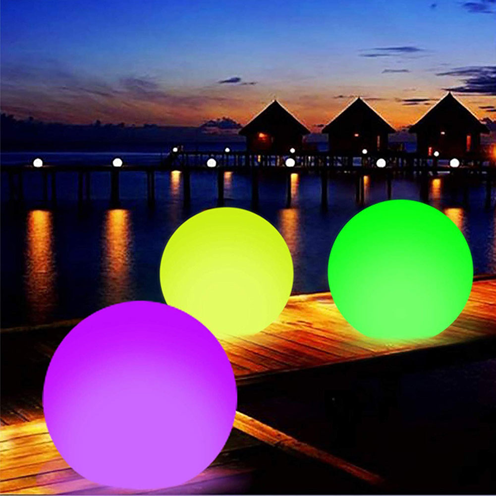 Juguetes alimentados por batería de 4 modos para luz con control remoto cambio de Color Halloween impermeable casa piscina inflable con led pelota de playa