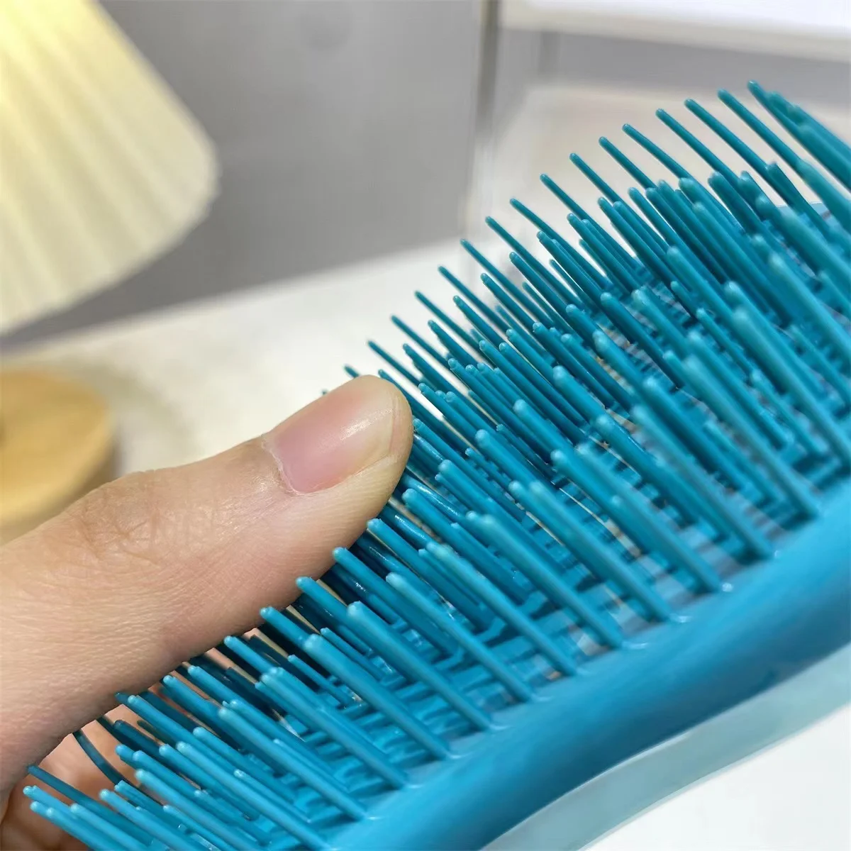 Peine desenredante con mango mágico, Mini cepillo de pelo de masaje antiestático, cepillo de masaje de ducha húmeda larga, herramientas de estilismo para el cabello de salón, 1 ud.