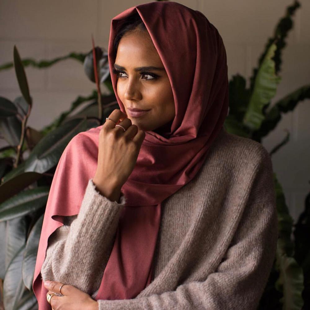 Moslim suède hijab sjaal winter warm islamitische hoofddoek effen fluwelen wikkel hoofddoeken maleisië hijab foulard vrouwelijke moslim