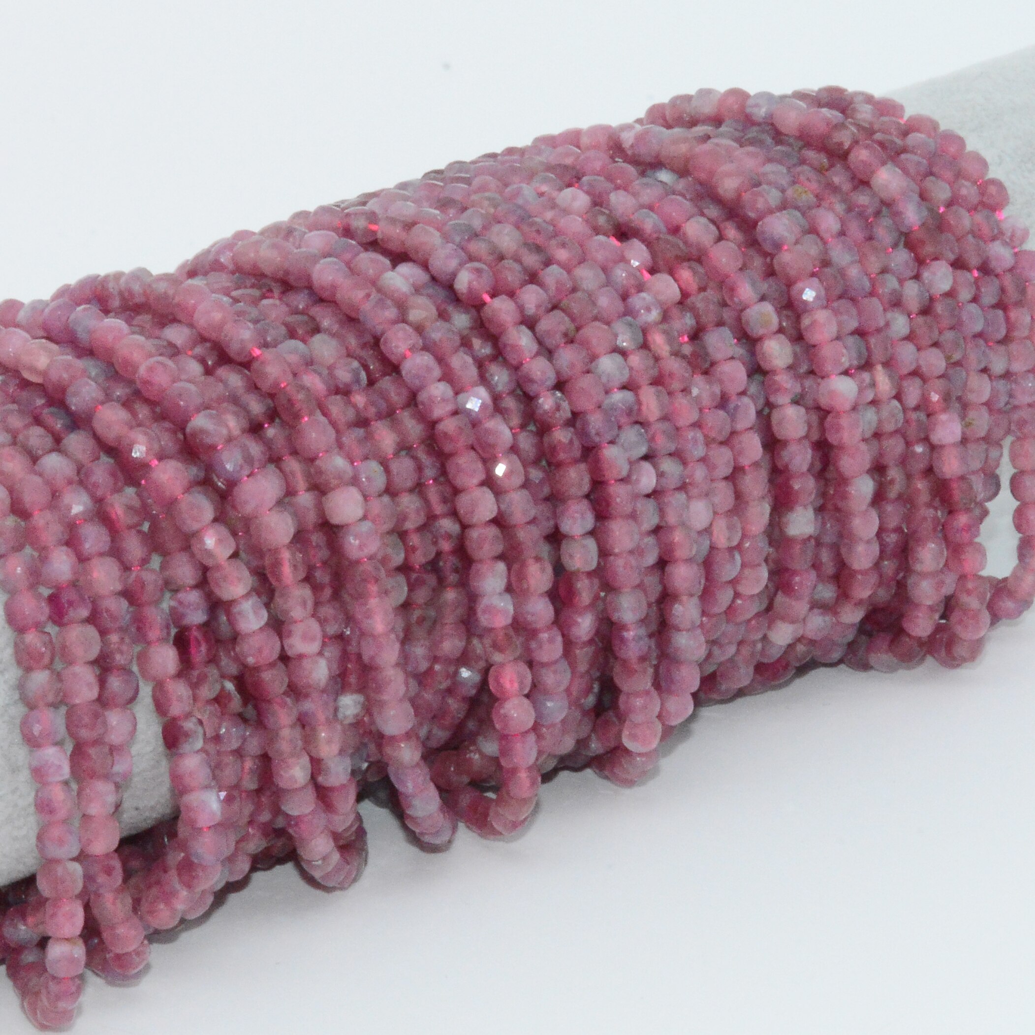 Natürliche Rosa Turmalin Facettiert Unregelmäßigen Cube Bead 4,2mm ~ 4,5mm