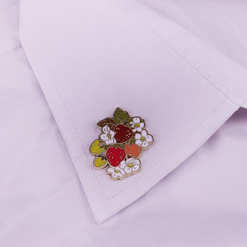 Kitsch aardbei kraagspeld zoet fruit broche bladeren kunst badge lente oogst sieraden vrouwen overhemd jassen accessoires