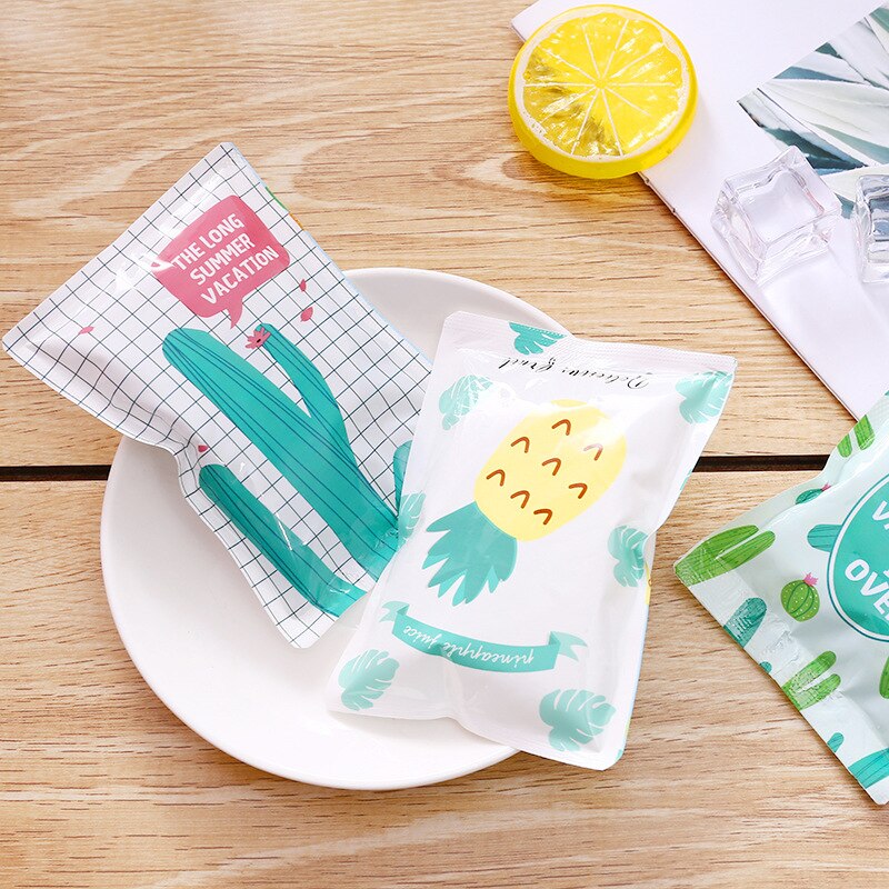 Ice bag ice pack cute portable summer summer cooling cold compress repeatedly use children fever travel Random Color