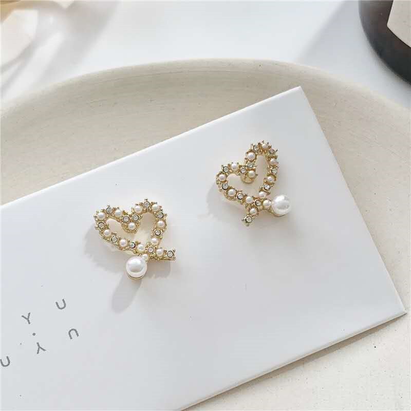 S Needle Korea Irregular Hollow Love Pearl Earrings Compact Joker Love Earrings Female: 9226C JR206