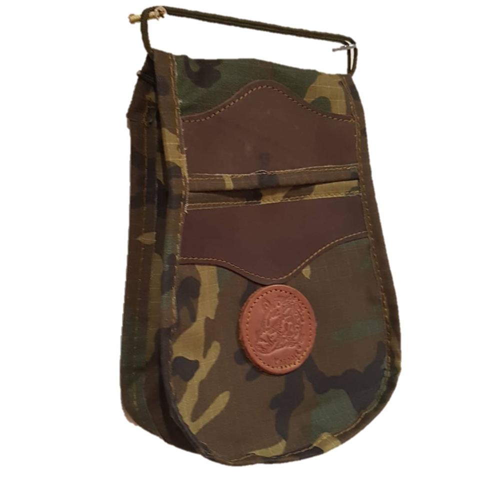 Una bolsa de ojeo en cordura lona camuflaje