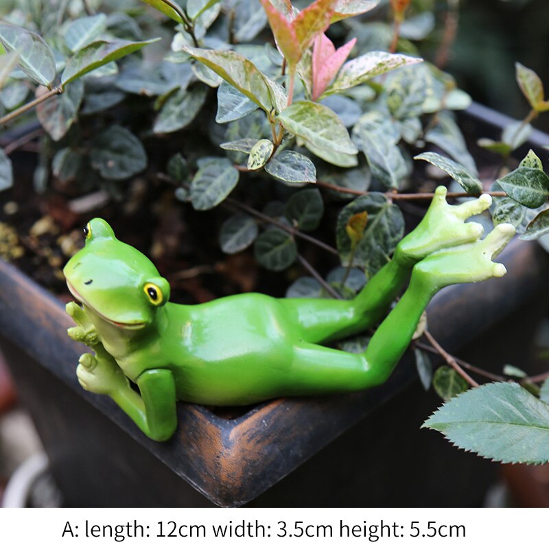 Garden Frog Statue Resin Cute Animal Frog Sculpture Home Desk Ornament Outdoor Garden Yard Grass Plant Decoration: A
