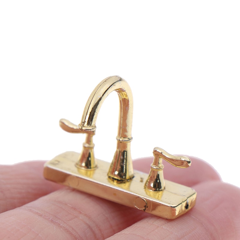 1Pcs Legering Bad Kraan Simulatie Water Tap Model Meubels Speelgoed Voor Poppenhuis Decoratie 1/12 Dollhouse Miniatuur Acc