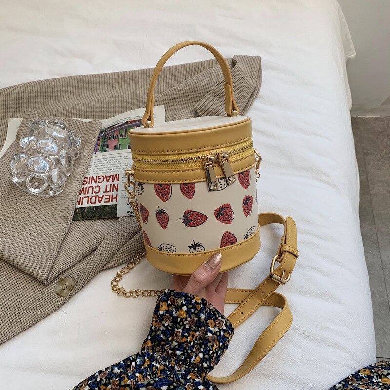 PU Leather Purses and Handbags for Women Luxury Girls Female Shoppers Sweet Strawberry Chain Bucket Wallet: huangse