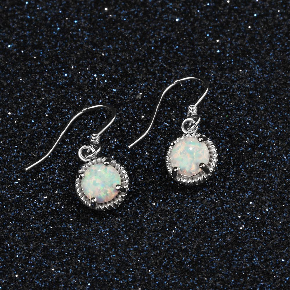 925 Sterling Zilveren Ronde White Opal Oorbellen Classic Dangle Oorbellen voor Vrouwen Bruids Bruiloft Sieraden (Lam Hub Fong)