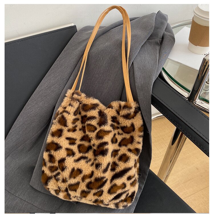 Women Fur Print Leopard Bag Ladies Winter Warm Crossbody Bags Famous Brand Large Capacity Shoudler Bag Clutch: Fluorescent Green