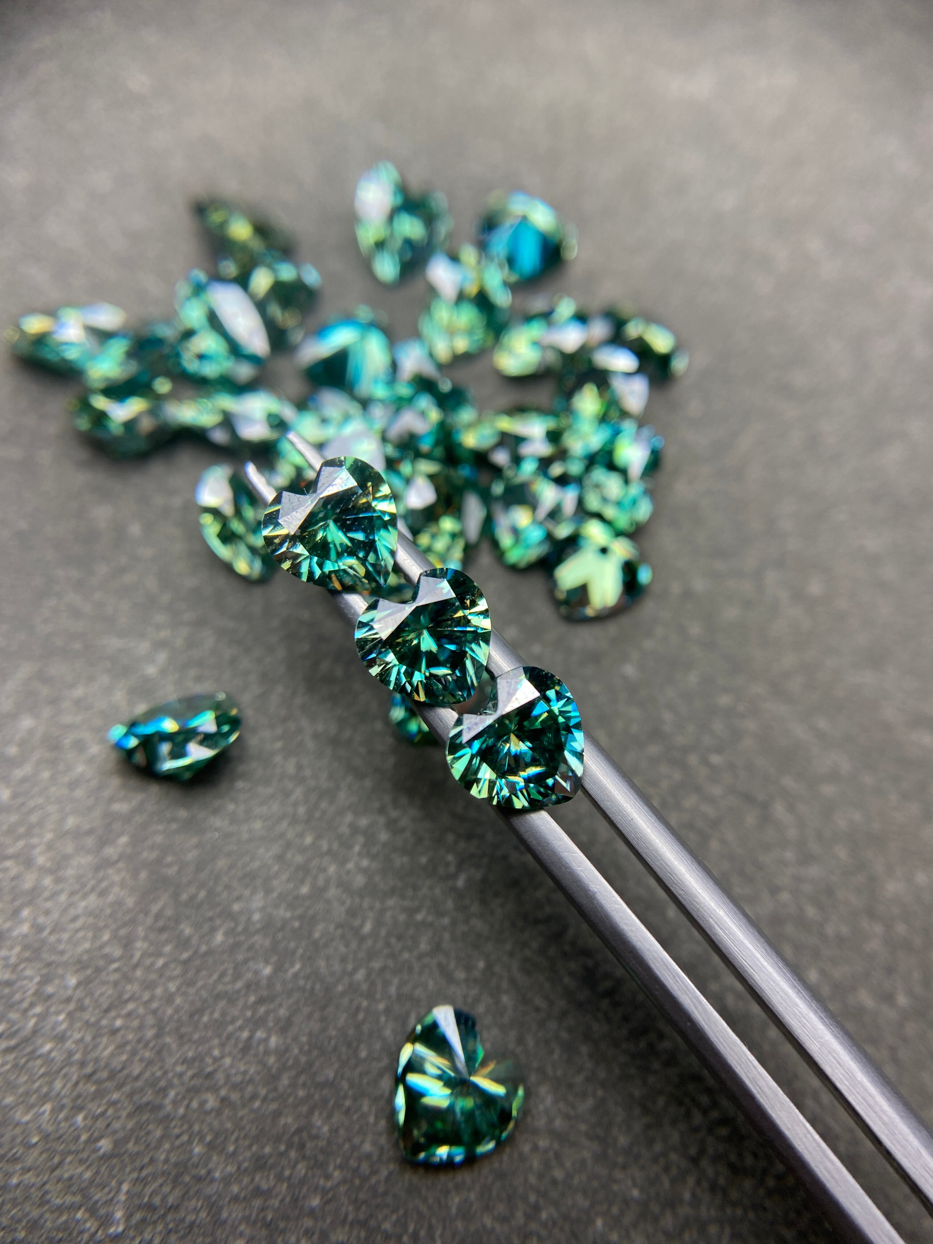 100% 6X6Mm 1.0CT Groen Moissanite Hartvormige Gezicht Cutter Blote Steen Laboratorium Gefokt Diamanten Bruiloft Engagement sieraden