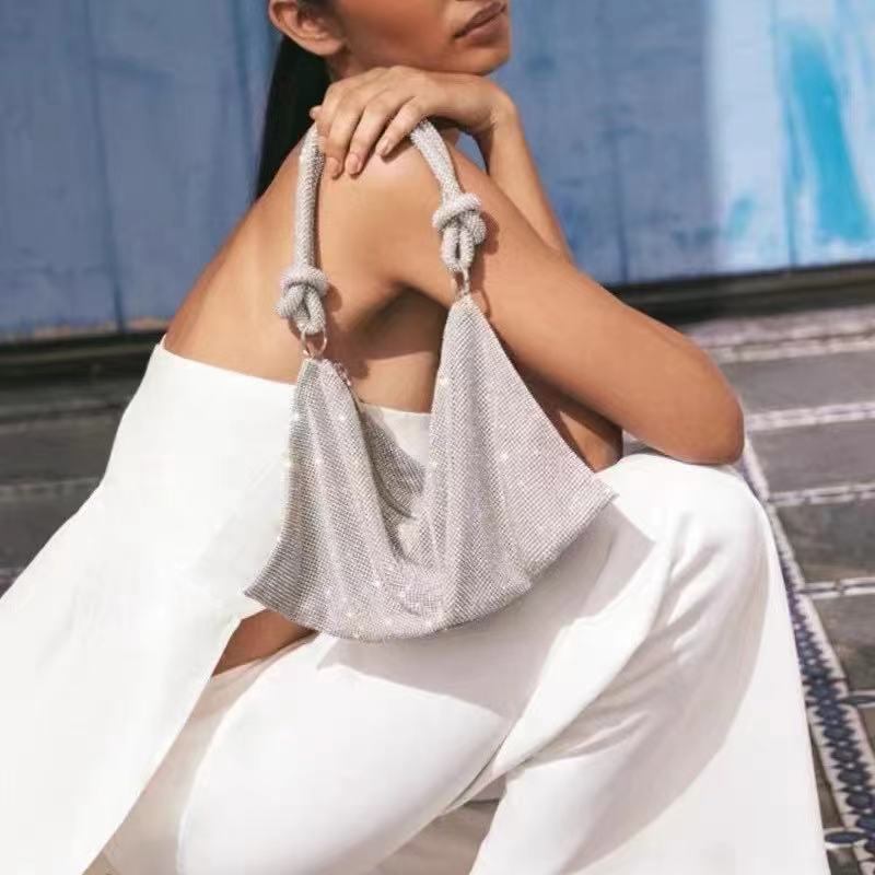 Trendy Volledige Zilveren Strass Onderarm Zak Zachte Inner Casual Fold Mode Schouder Knoop Handtas Partij Clutch: silver
