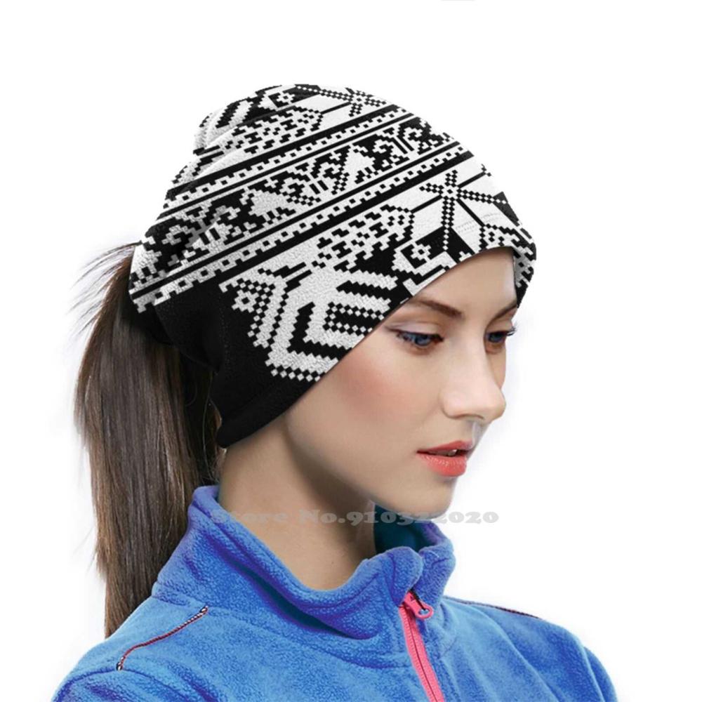 Letton Traditionnel. Masque foulard doux multifonctionnel, Mono, signe traditionnel letton, ornement du patrimoine, signes de la baltique