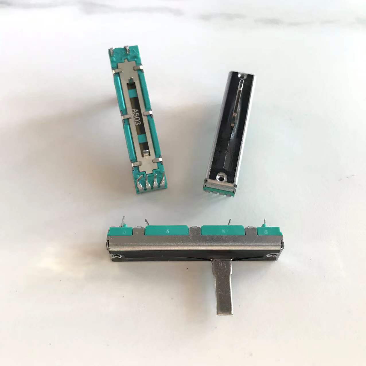 50 stück/lot 45mm potentiometer  a10k a20k a50k a100k original-potentiometer-mixer-fader  a10k 45mm a10 kx 2 a20k*2 a50k*2: 50 stück  a50k ohm