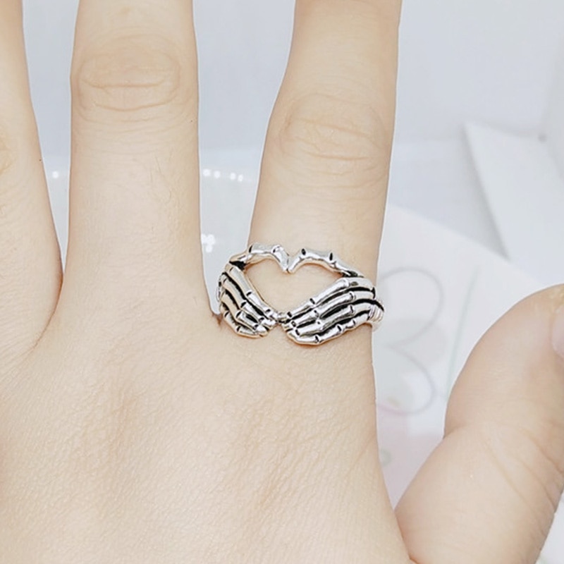 Gothic Skeleton Skull Hand Heart Rings for Men Vintage Punk Love Gesture Finger Couple Ring Women Wedding Jewelry Halloween