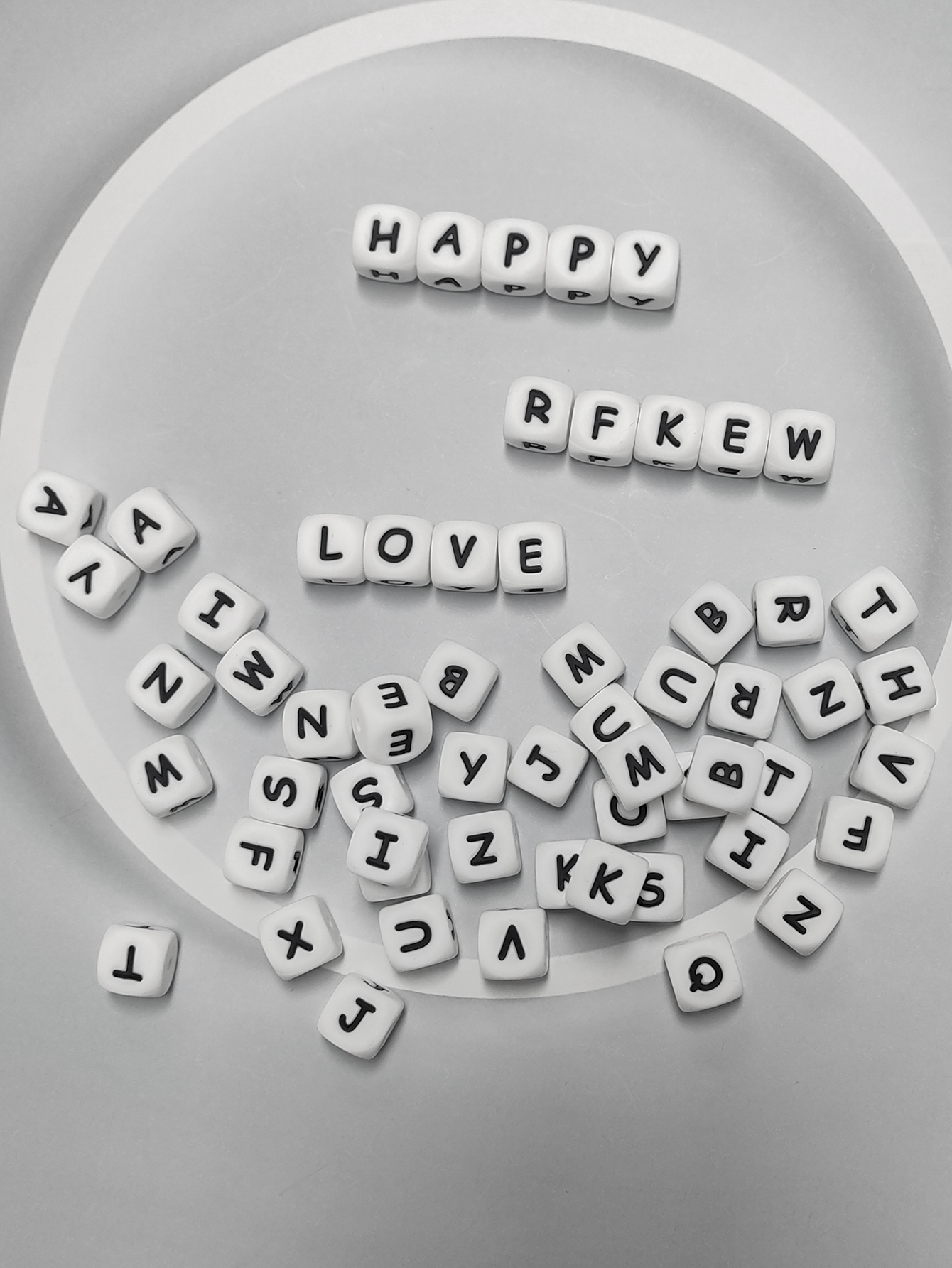 52 Uds cuentas de letras de silicona 12mm A-Z cuentas de letras cuadradas uniformes y precisas para pulsera Stethers llaveros collar cordones