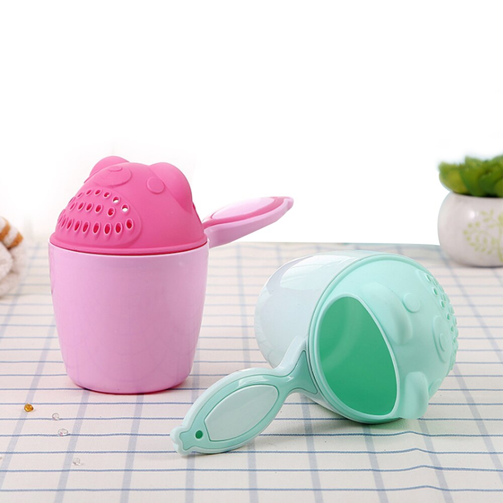 Söt baby schampo kopp baby sked dusch badvatten bailer badhjälp barn badrumstillbehör