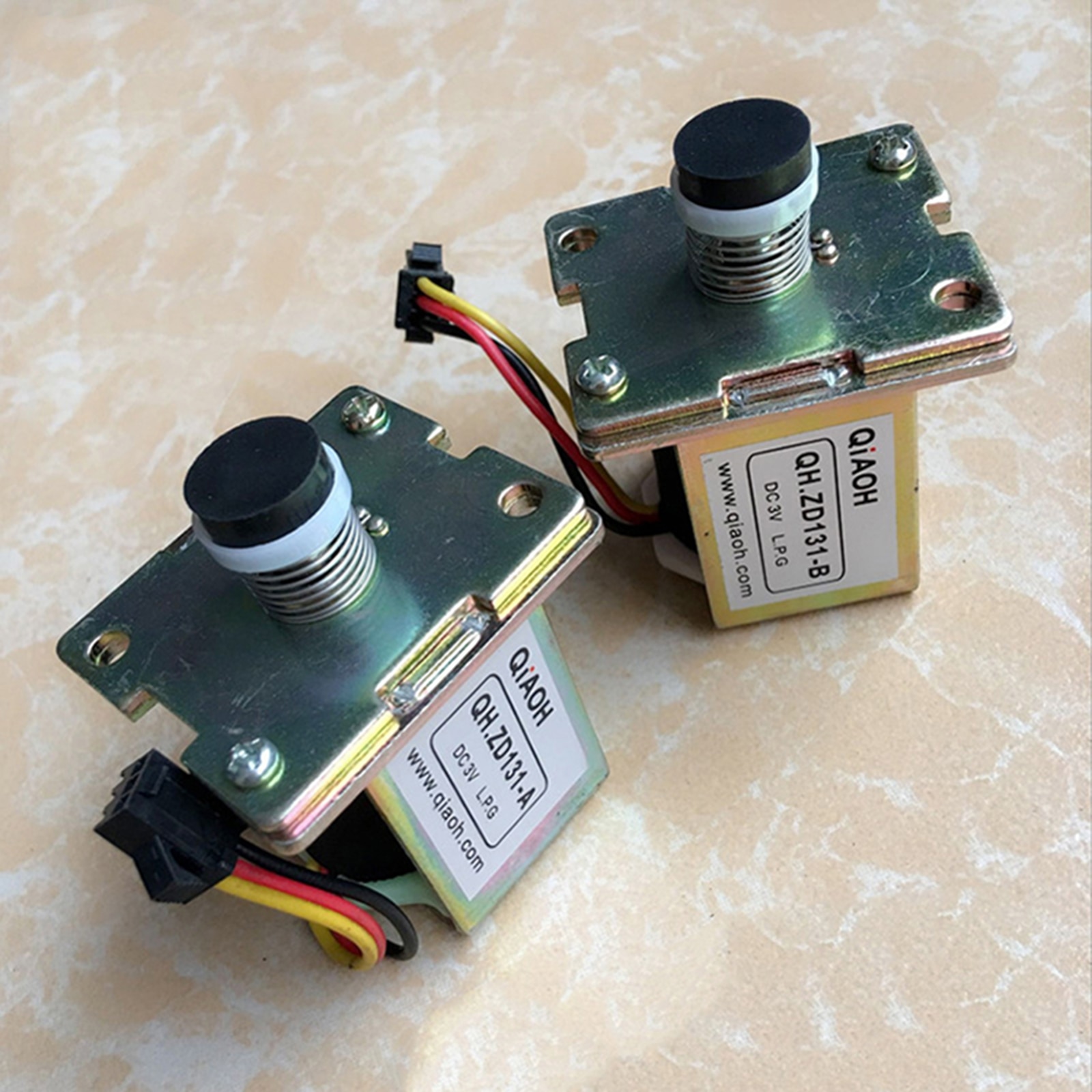 Válvula Solenoide Universal para calentadores de agua, QH.ZD131-A de tres cables de 3V para piezas de reparación de calentador de agua fuerte a Gas